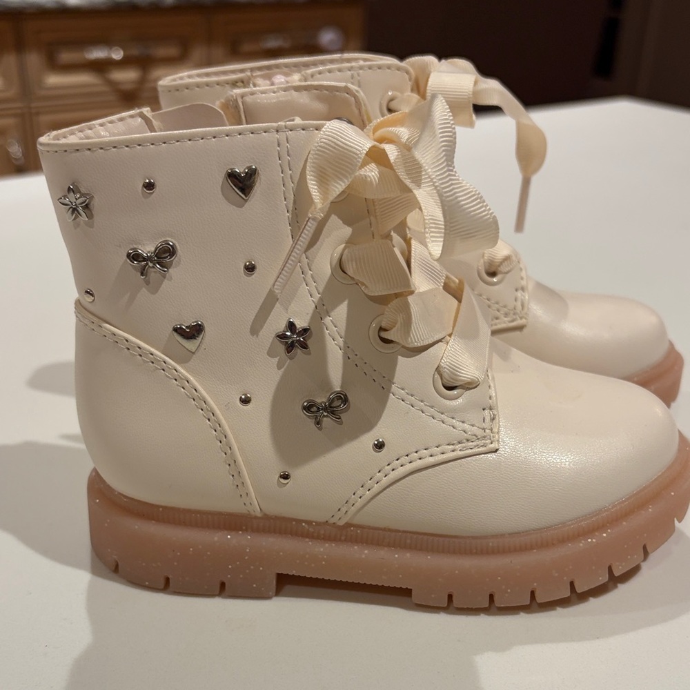 Cream Kids Boots with Ribbon Laces